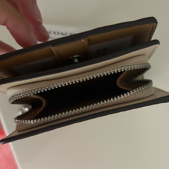 Coach Snap Wallet With Floral Print - Picture 6 of 8